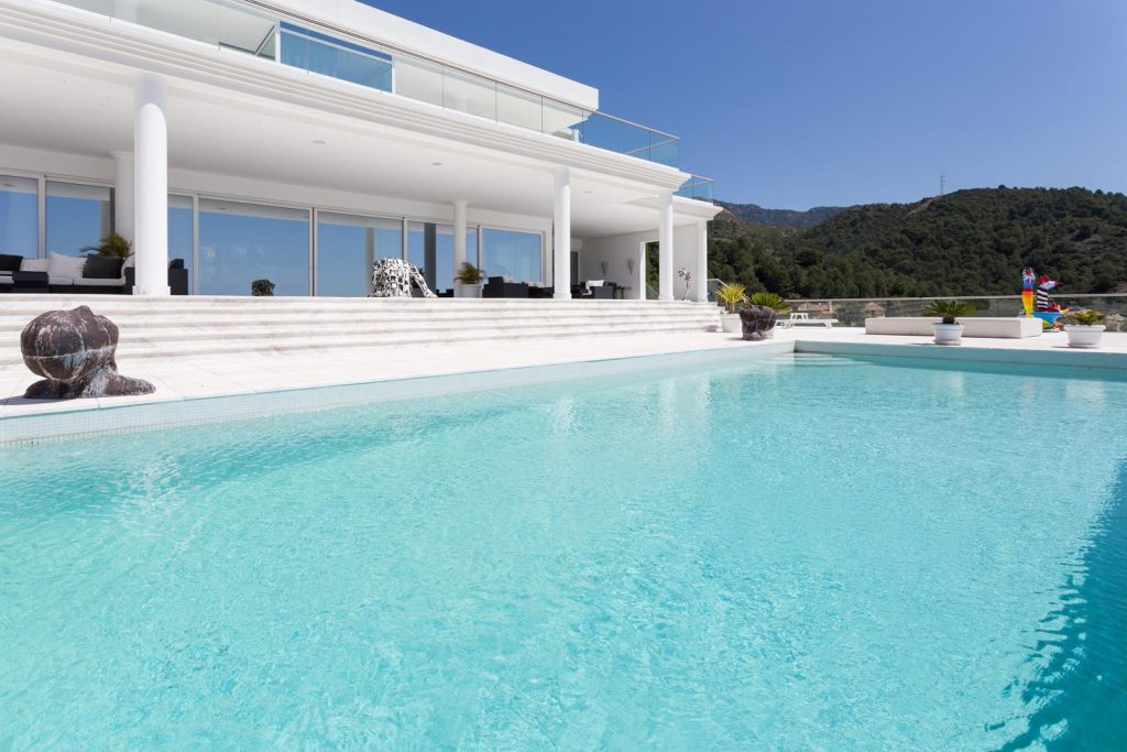 Explorando los Tesoros Estivales de Andalucía: Destinos para Segundas Residencias