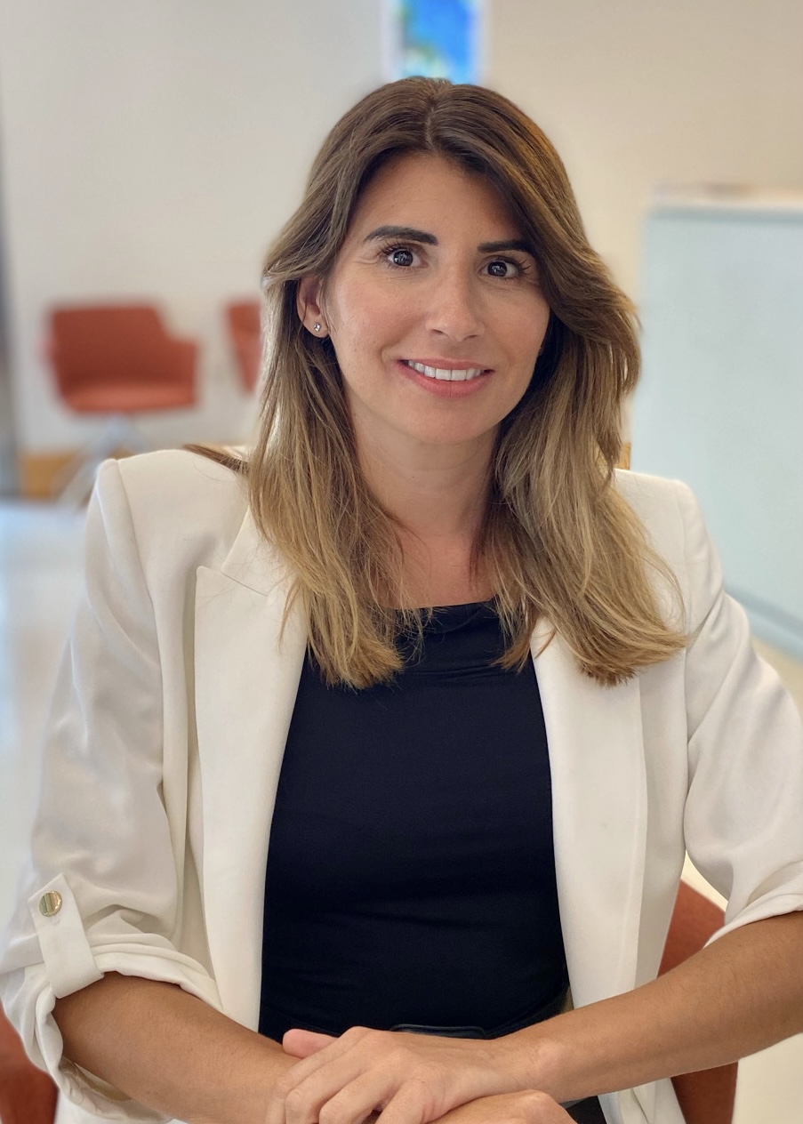 Fátima alcaide, Real-Estate Consultant Seville Sotheby's International Realty